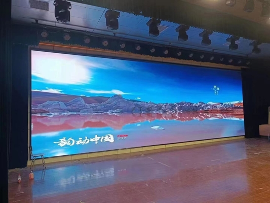 P3 عرض LED ملون داخلي عالية الوضوح وتوازن الأبيض القابل للتعديل مثالية للمسرح