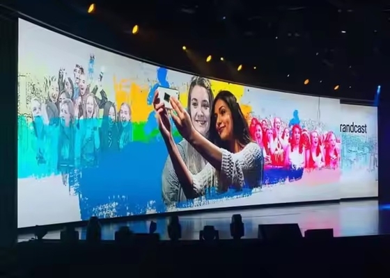 شاشة LED خارجية Full Color HD عازلة للماء الشاشة الإعلانية الشاشة الكبيرة