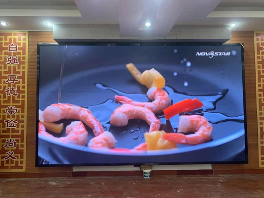 شاشة LED ذات دقة عالية في الداخل بألوان كاملة لمراكز التسوق ذات استهلاك طاقة منخفض