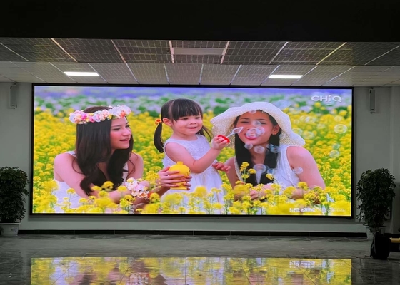 شاشة تأجير / تثبيت ثابت P4 داخلية كاملة اللون شاشة LED سهلة التثبيت قابلة للتخصيص