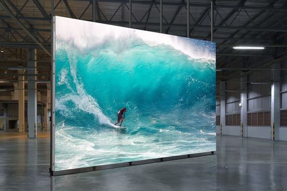 سعر جيد عرض المسافة 3 ′′ 50m شاشة LED للإيجار مع 2.604mm مسافة البكسل وخفيفة الوزن 0.25 كجم وزن الوحدة الانترنت