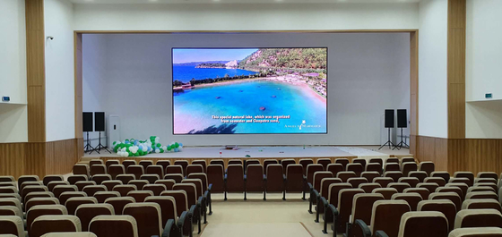 شاشة LED ملونة كاملة داخلية P4 معدل تحديث عالي اتصال سلس هيكل الألومنيوم غير الصوتي جدار فيديو مقياس رمادي 16 بت