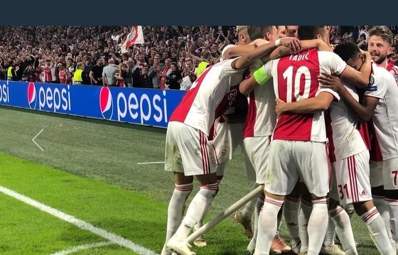 P2.5 HD في الهواء الطلق كامل الألوان شاشة LED للإيجار للملاعب الرياضية ثلاث سنوات ضمان