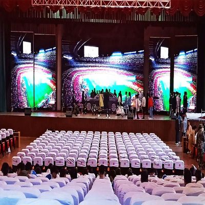 سعر جيد 16.7 مليون لون شاشات LED للمسرح 10 كجم / متر مربع الانترنت
