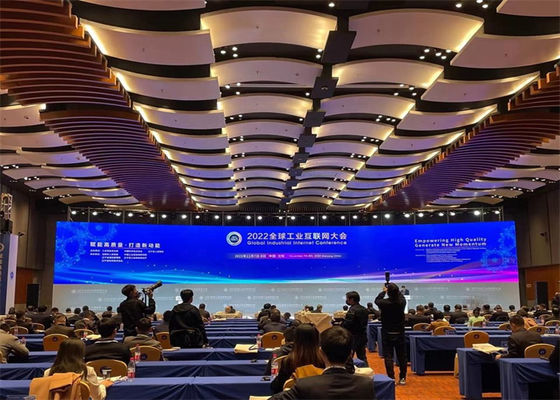 بسهولة تجميع وإزالة داخلية P3.91 شاشة LED 500 * 500mm