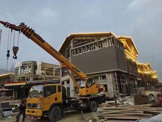 شاشة LED ذات لون كامل في الهواء الطلق ذات سطوع عالي فوق 8000 كاندلا لكل متر مربع لمشاهدة واضحة في الهواء الطلق