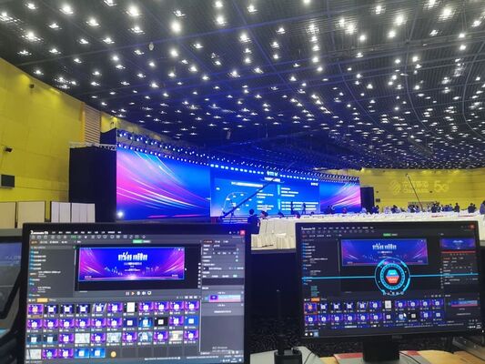 شاشات LED المسرحية التي توفر دقة عالية ووضوح مع تصميم وحدات لتركيب ونقل أثناء الأحداث في الهواء الطلق