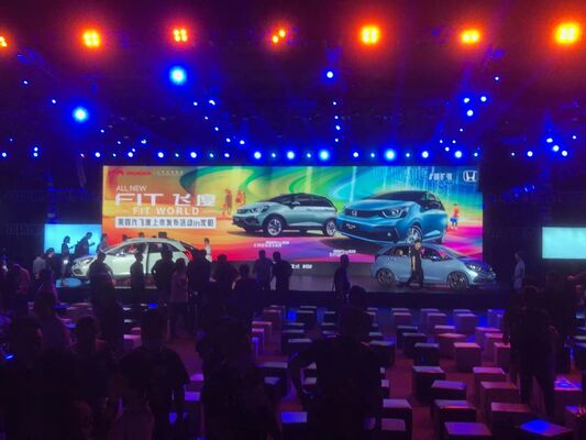 شاشات LED المرحلة المصممة بتجميع وحدات ومعالجة الشيخوخة النهائية التي تضمن الأداء والصورة المتسقة