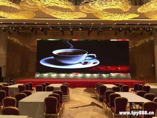سعر جيد شاشة LED داخلية P4 كاملة الألوان مع استهلاك طاقة ممتاز وتصميم حراري ومعدل تحديث عالٍ لحلول الإعلانات الموفرة للطاقة الانترنت