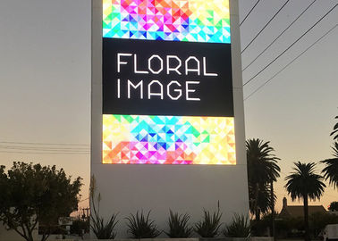 IP65 RGB LED Billboard P4 في الهواء الطلق مقاوم للماء 5000cd / M2 سطوع دقة عالية