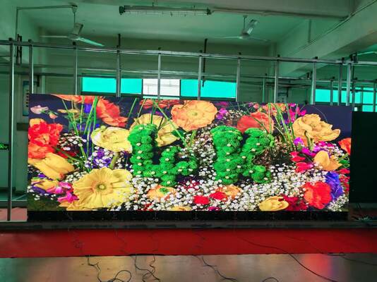 داخلي p2.5 شاشة LED ملونة كاملة مع خزانة 640x480mm مع معدل تحديث 3840 هرتز