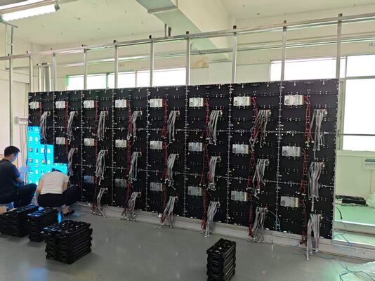 شاشة LED داخلية P2 مع مسافة بكسل 2 مم وسطوع 1000 شمعة/م² وكثافة 250000 بكسل