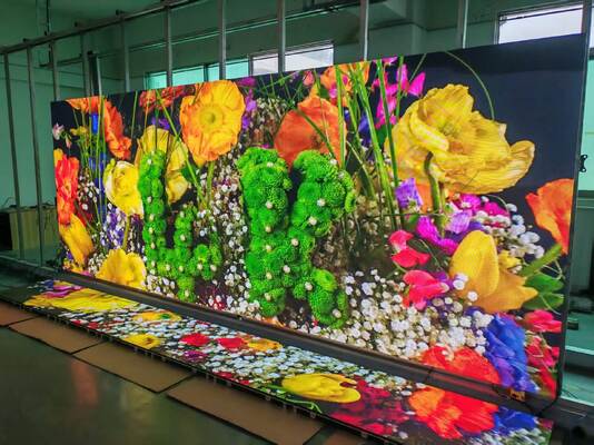 شاشة LED داخلية كاملة الألوان p2.5 مع حجم خزانة صغير وكثافة بكسل عالية لتقديم عروض مرئية داخلية مفصلة