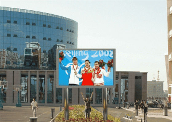 P10 عازل المياه في الهواء الطلق عرض LED ملون كامل 10 ملم بكسل 10000 بكسل / م2