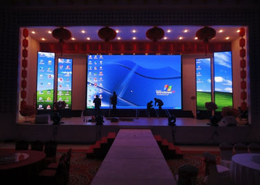 في الداخل Ultra-Clear Small Pitch P1.667 LED Billboard 3840HZ معدل تحديث SMD 1010 DC 5V