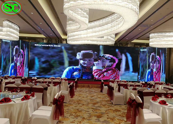 سعر جيد P2 داخلي سليم معلقة بالألوان الكاملة عرض الصمام 3D داخلي علامات العرض الانترنت