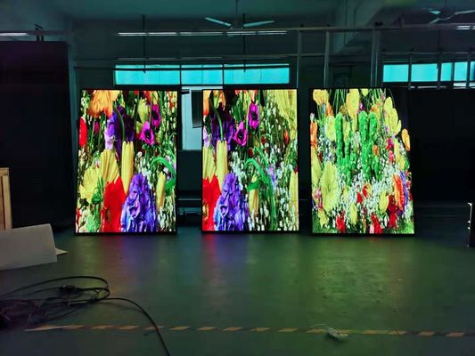 سعر جيد مركز تسوق HD P3 LED ملصق عرض زاوية مشاهدة واسعة الكمبيوتر التحكم المتزامن الانترنت