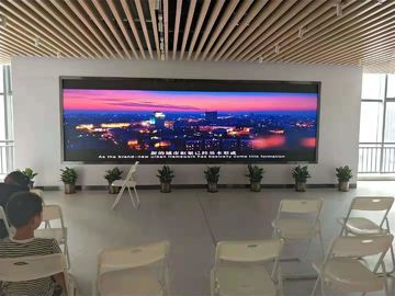 صورة شاشة داخلية مدعومة باللون الكامل لمعرض فيديو HD P4.81 LED Display Rent