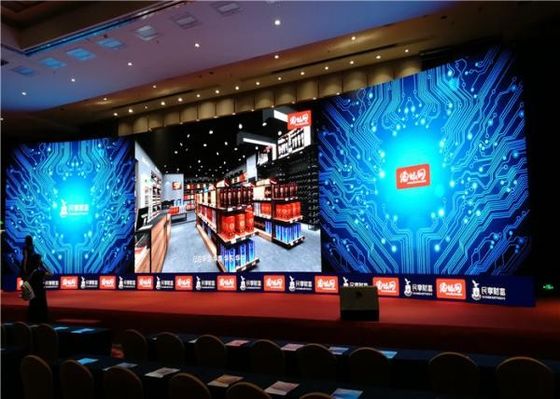 سعر جيد شاشات LED للمسرح الإيجار الداخلي 3.91mm مساحة النقاط P3.9 حائط فيديو لحفلات النادي الليلي حلول عرض خلفية الزفاف الانترنت
