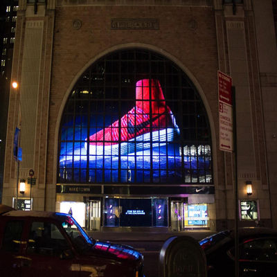 P3.91-P7.82 شاشة LED شفافة 5000cd/m2 32768 كثافة البكسل