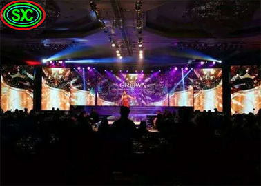 غطاء الألومنيوم المصبوب بالموت P6 Full Color Indoor Suspended LED Screen 2500nits السطوع 27777 نقطة/sqm كثافة البكسل