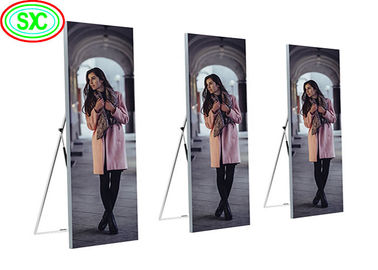 مرآة SMD ملونة كاملة داخلية 1000cd / m2 P2.5 شاشة لوحة فيديو LED 640x640mm