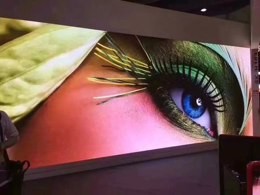 الشاشة LED SMD ذات الدقة العالية الداخلية ذات اللون الكامل