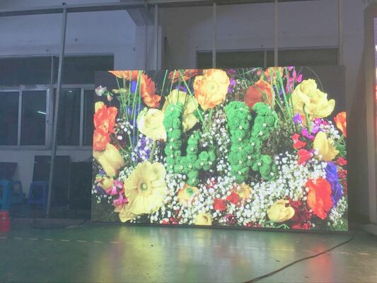 شاشة LED ملونة كاملة داخلية للأحداث الإعلانية والجدار الفيديو P4 ذو الكثافة العالية مع تكنولوجيا التحكم المتقدمة والتوافق الواسع للصور المذهلة