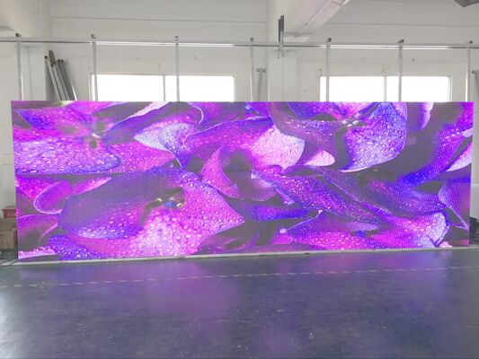 مؤتمر عالية الدقة عرض فيديو داخلي LED HD P2.5 1R1G1B عرض داخلي ملون كامل