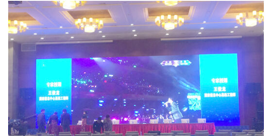 شاشة LED ملونة كاملة عالية الدقة لمرحلة الملعب الصغيرة ، شاشة فيديو جدارية للحفل P2512x512mm ، إطار من الألومنيوم المصبوب