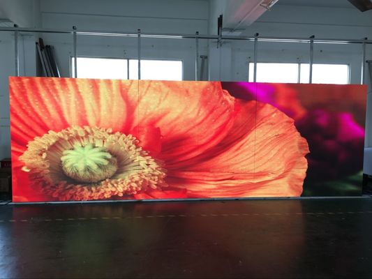 سعر جيد شاشات LED للمسرح شاشة عرض الإعلانات الداخلية HD P4 1920 هرتز خزانة RGB 3 في 1 512x512mm خزانة ، سطوع 1500cd الانترنت