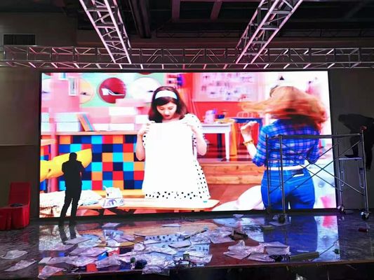 شاشة استئجار مرنة كبيرة لا توجد شاشة تلوث 1/32 مسح HD 1R1G1B P2.5mm LED Screen Board