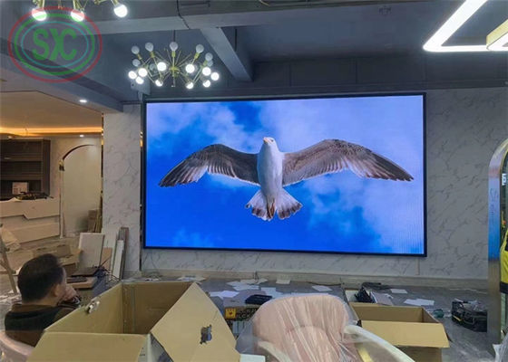 مساحة الإيجار الداخلية 1.9 2.9Mm 2.97 المعرض التجاري المنحني LED شاشة العرض لوحة شاشة فعالة من حيث التكلفة P2.9 2.9 P2 P3.9 جدار فيديو رقمي