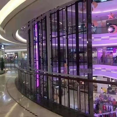 مركز تسوق داخلي مصعد محل مجوهرات إعلانات P3.91 شاشة LED شفافة