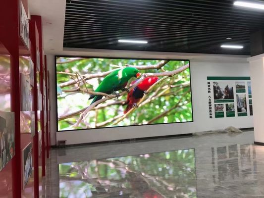شاشة عرض LED ذات دقة عالية داخلية ملونة كاملة P4 وحدة SMD مع منافسة للمشترين من الصين