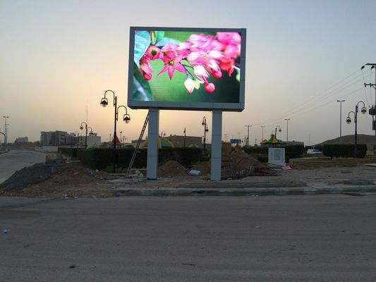 الإلكترونيات الرقمية لوحات إعلانات LED عالية السطوع الإعلانات P8 في الهواء الطلق اللون الكامل