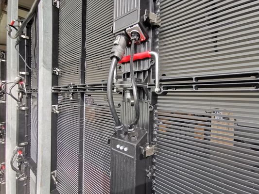 لوحة LED شفافة عالية السطوع، لافتات ملونة كاملة SMD2121 شاشة LED شفافة