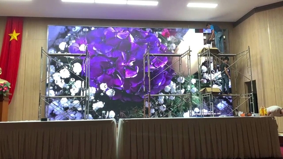 شاشة تأجير LED داخلية بالألوان الكاملة P5 640x640mm لأحداث الحفل شاشة عرض حائط فيديو LED