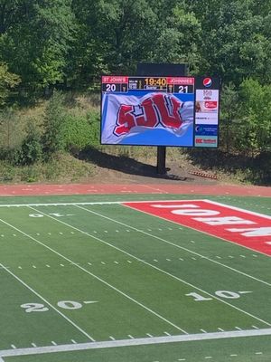 شاشة LED ذات لون كامل في الهواء الطلق بزاوية عرض 120 درجة ومعالجة إشارة 10 أو 14 بت P6 2020 6mm 27778 بكسل / م2