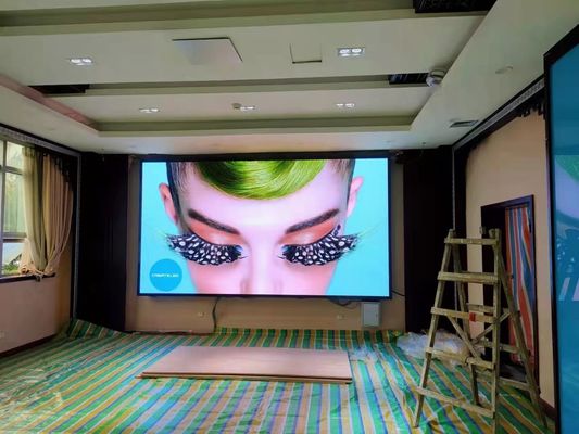 شاشة عرض LED داخلية P3 عالية الدقة ذات الملعب الصغير 576 * 576 مللي متر لوحة خزانة ديكاستينج