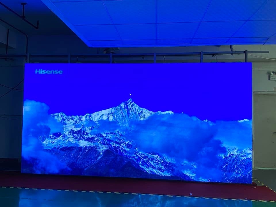 شاشة LED للفيديو عالية الدقة P2.5 LED 1300nit تأجير داخلي