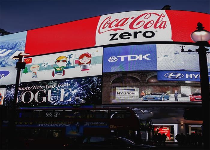 P10 شاشة LED خارجية ، جدار فيديو منحني IP65 مقاوم للماء