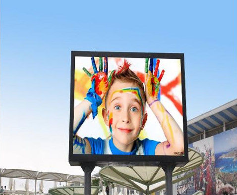 خزانة حديدية P4 خارجية شاشة LED حجم مخصص 768mmx 768mm خزانة 1920Hz COB P0.9