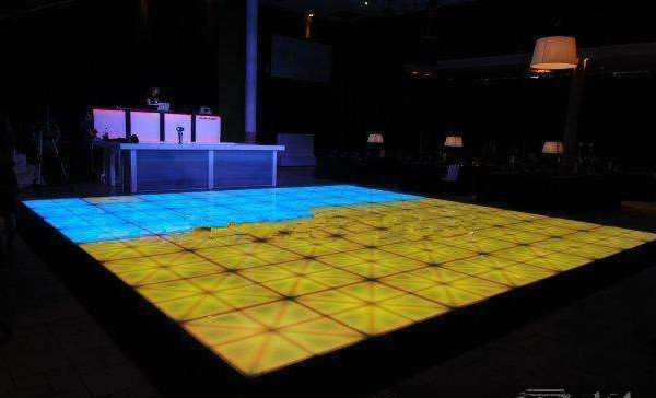 تأثير ثلاثي الأبعاد 10000 بكسل Rgb محمول Led Dance Floor Ip34 مستوى الحماية