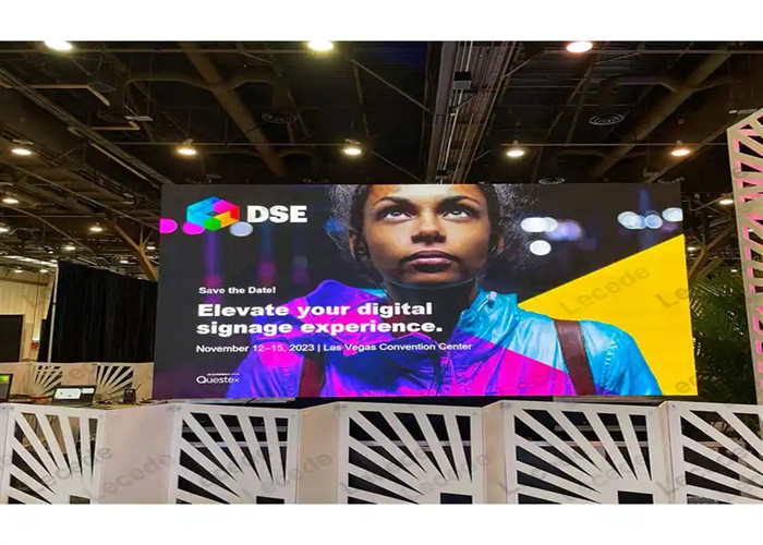 P2.5 شاشة LED داخلية ملونة كاملة مع غطاء الألومنيوم المسال 576X576mm ضمان لمدة ثلاث سنوات