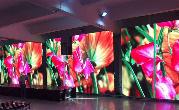 شاشة LED داخلية P5 للإيجار دقة بكسل عالية 43222 640mm x 640mm لوحة عرض LED ملونة كاملة