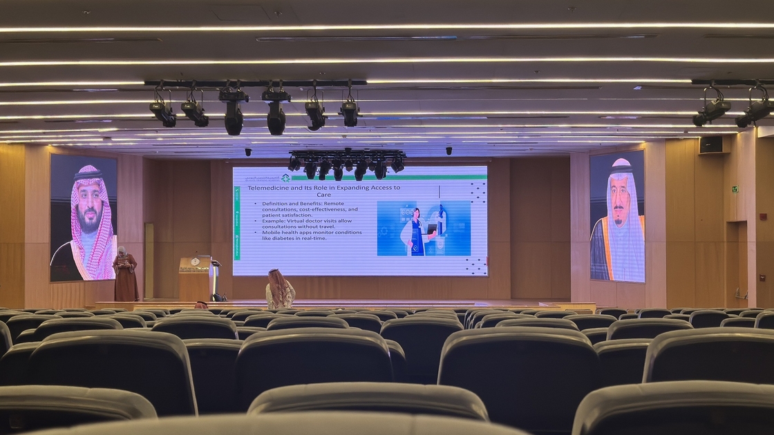 شاشة حائط فيديو HD LED داخلية P2.6mm شاشة عرض المسرح 500x500mm