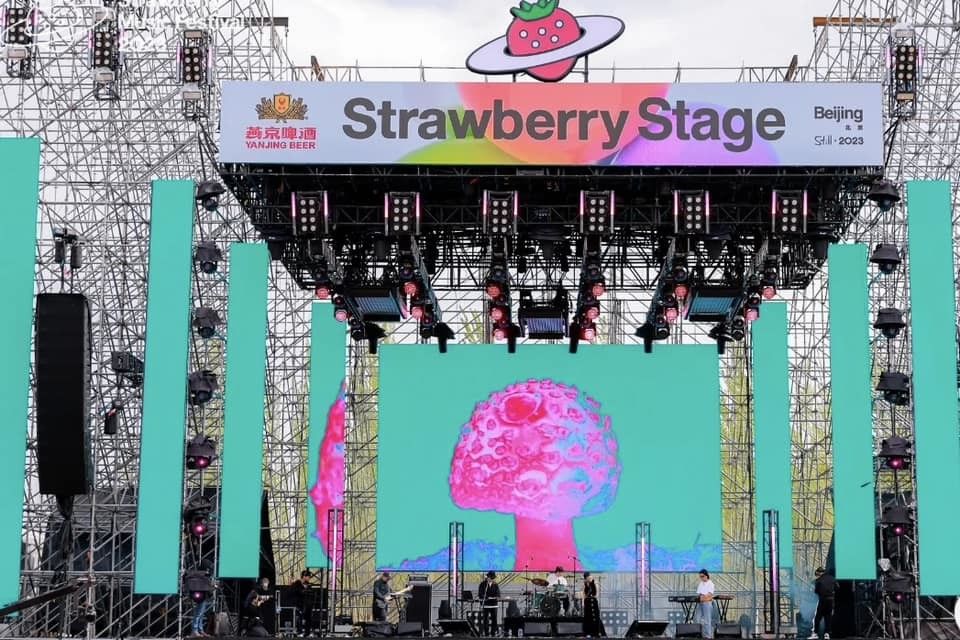 P2.5 الإعلانات الداخلية / الخارجية Full Color HD LED Rent Screen الجدار الإعلامي الكبير COB