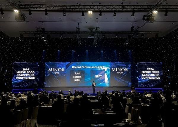 شاشة تأجير المول خلفية المسرح LED المعلقة COB P2 HD بدقة 128*64