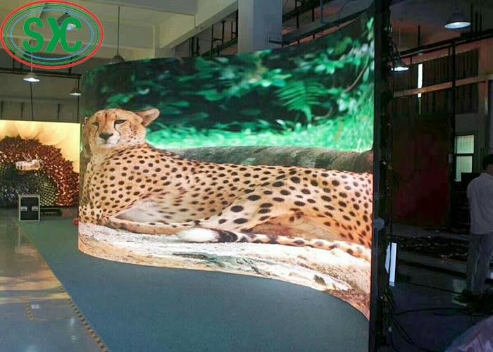 شاشة عالية الوضوح كاملة الألوان الرياضية الملتوية LED ، مشهد شاشة كبيرة 1R1G1B